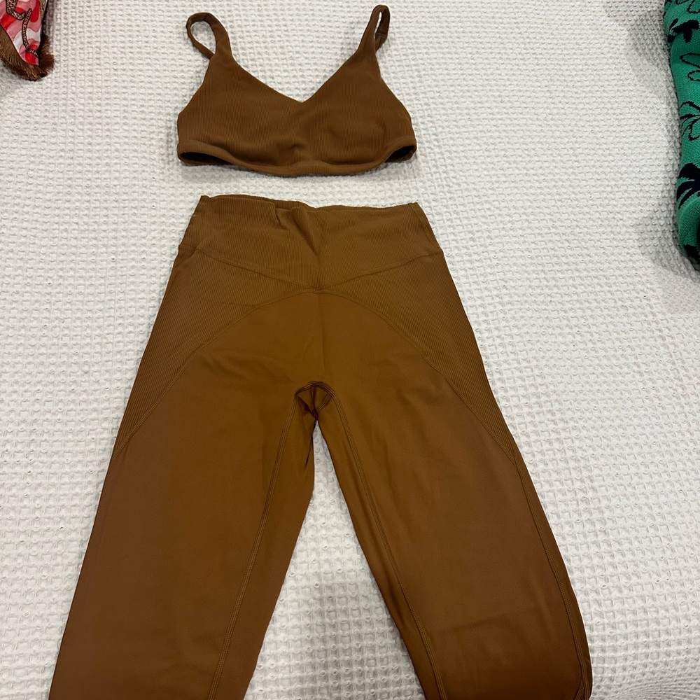 Aerie OFFLINE Goals High Waisted Ribbed Legging and matching bra.
